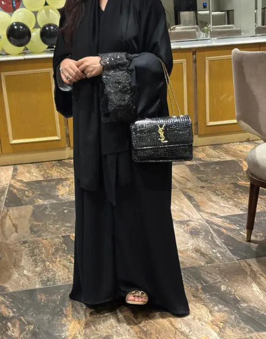Noor Abaya – Minimal Handwork Open Front Abaya